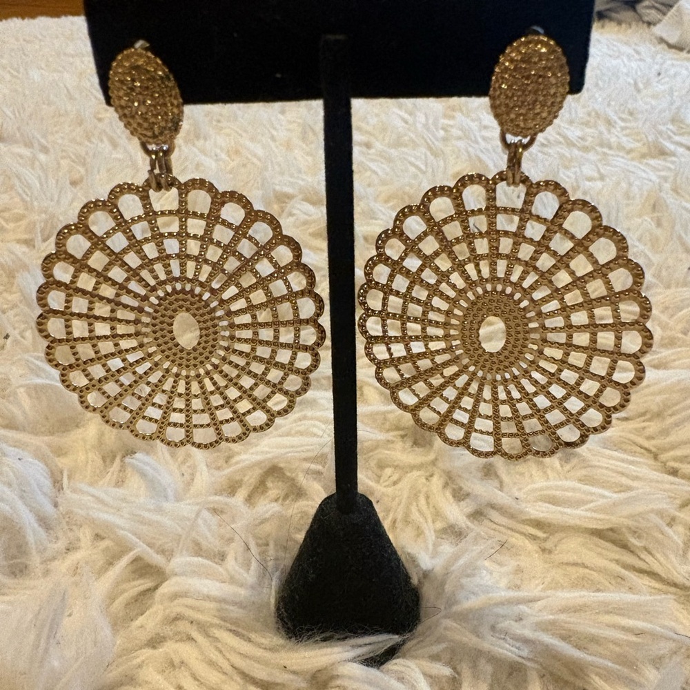 Lily Pulitzer Gold Filigree Round Drop Earrings